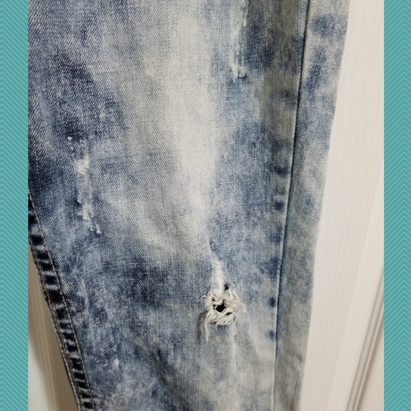 Ask Enquired Acid Wash Jeans Capris | Funky Shorts - Picture 7 of 8